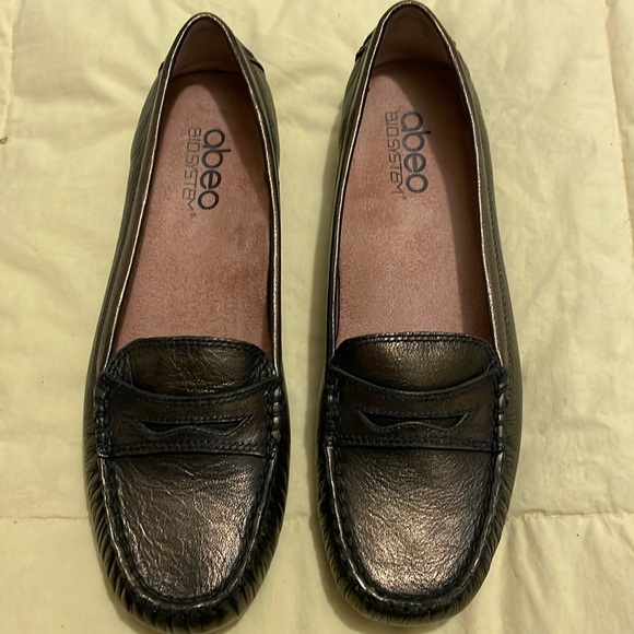 🔥Final Sale 🔥NWOB Abeo metallic moccasin/loafer. New without box. Size 8N - Picture 1 of 6